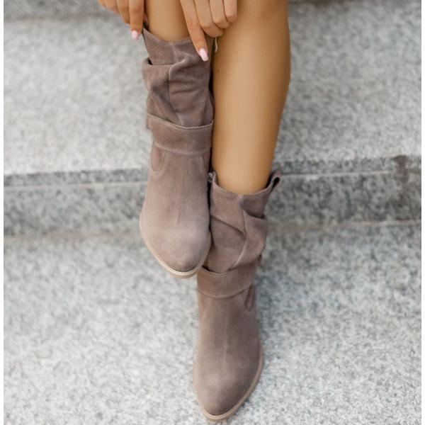 Women's ankle boots with zip fastening