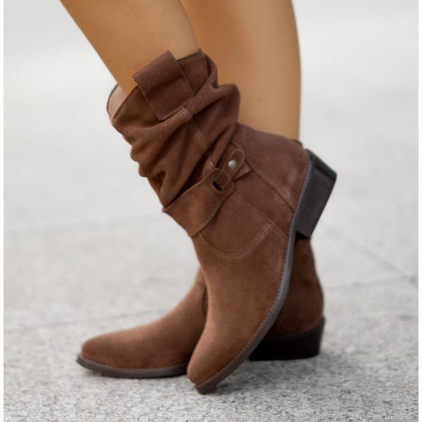 Women's ankle boots with zip fastening