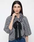 Women's blouse with puffed sleeves and fitted body