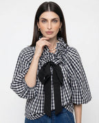 Women's blouse with puffed sleeves and fitted body