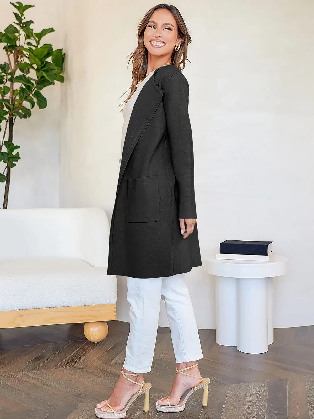 Women's coatigan with lapel collar and long sleeves