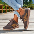 Women's retro low-top sneakers with lace-up front