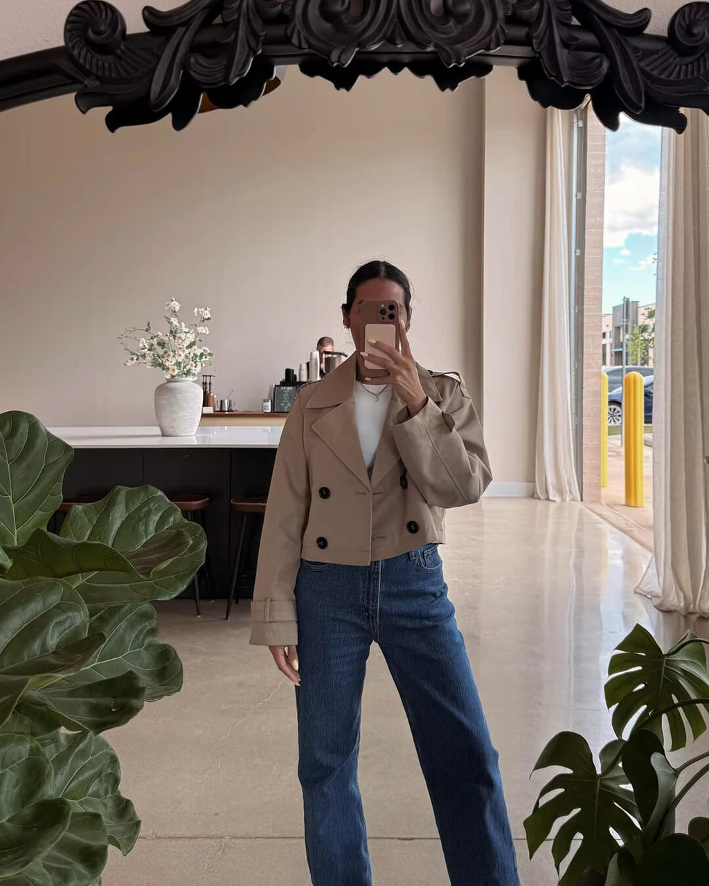 Women's cropped double-breasted trench coat with lapel collar
