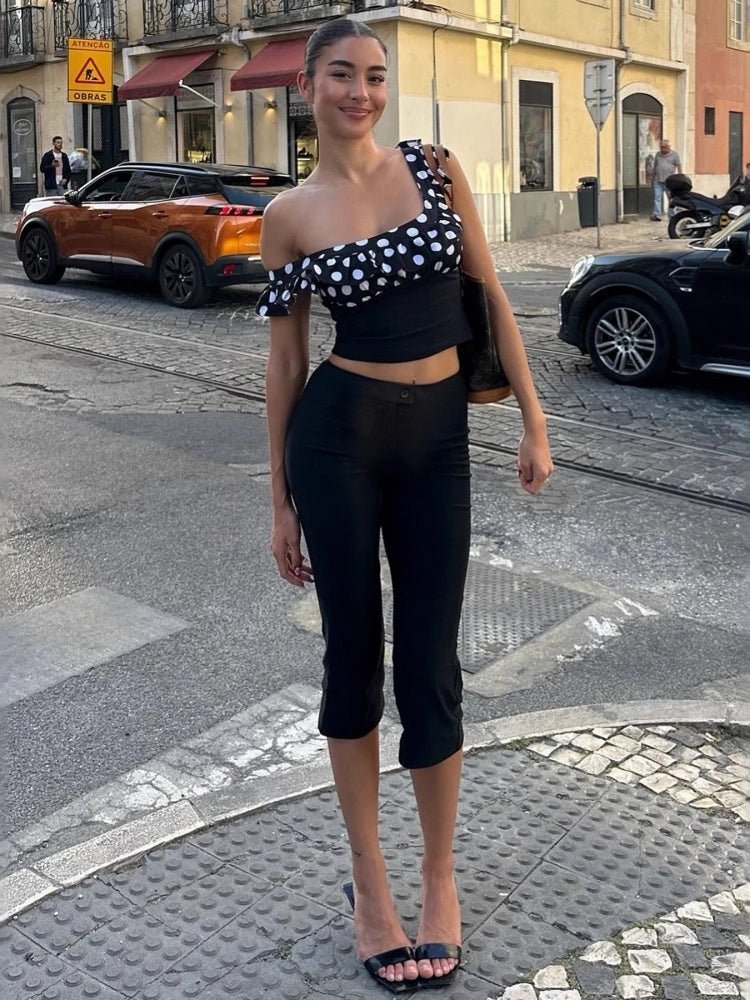 Women's cropped flare capri pants with button waist
