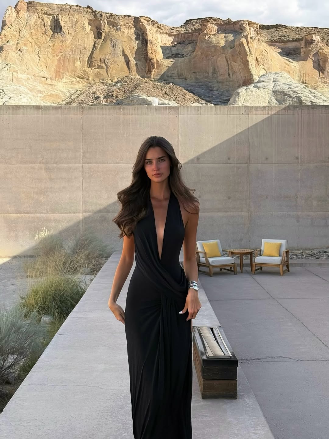 Women's deep V-neck backless maxi evening dress