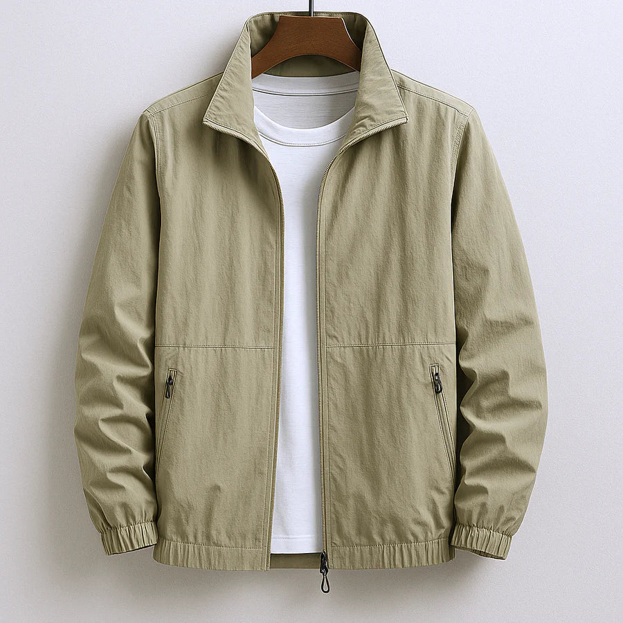 Men's fitted jacket with structured collar and button fastening
