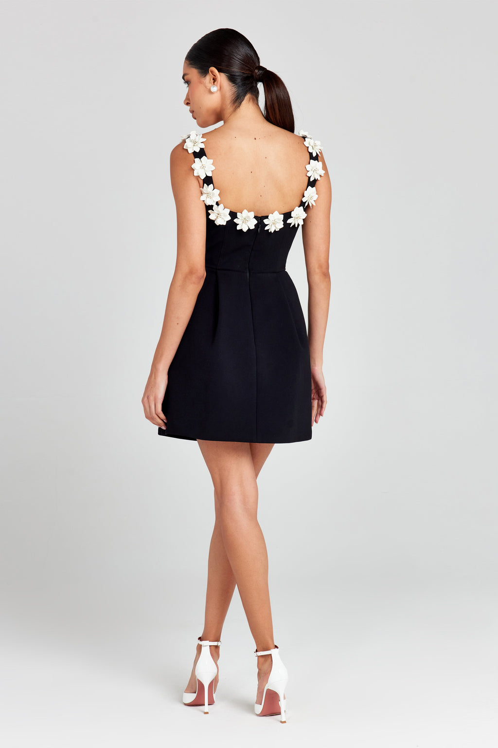 Women's floral appliqué scoop neck mini cocktail dress