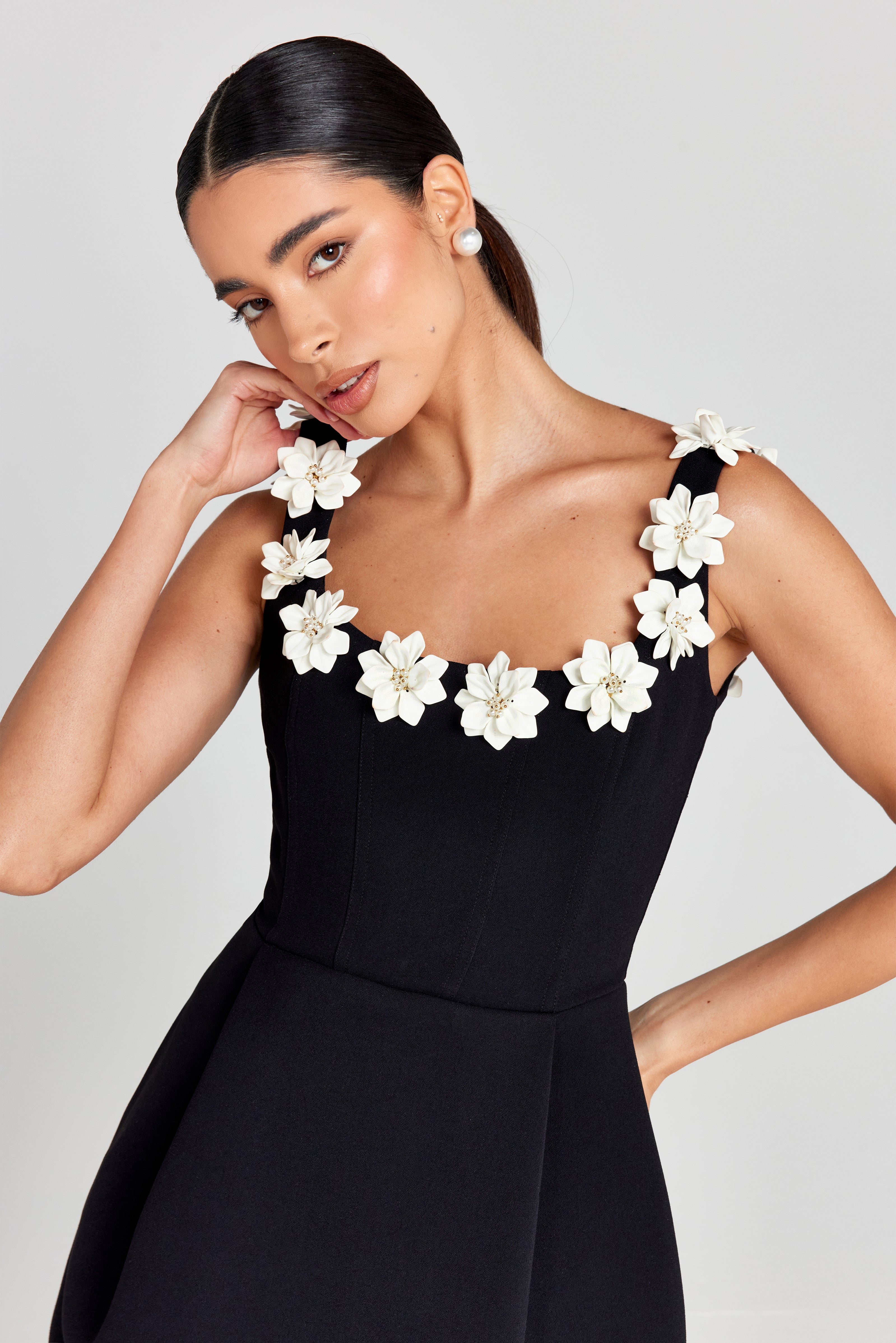 Women's floral appliqué scoop neck mini cocktail dress