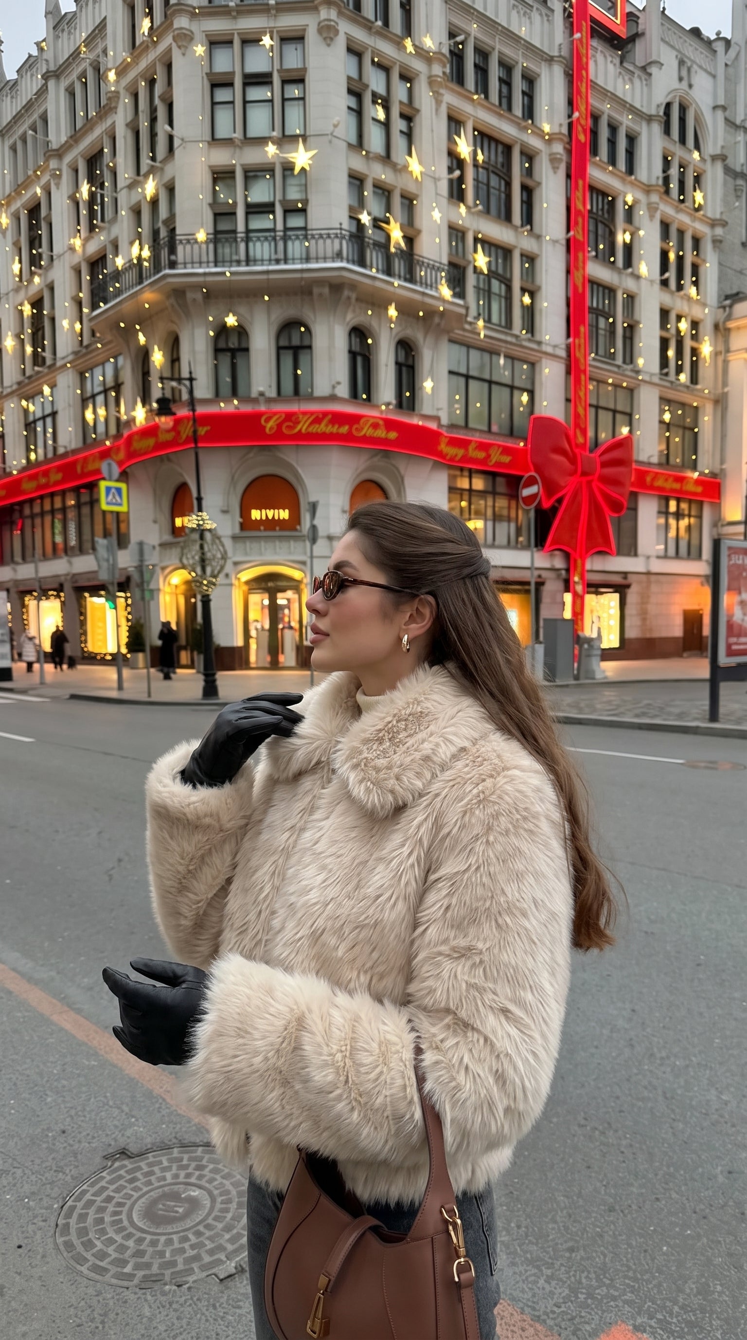 Women's fluffy faux fur cropped bomber jacket