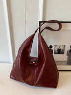 Women's glossy crinkle-finish hobo shoulder bag