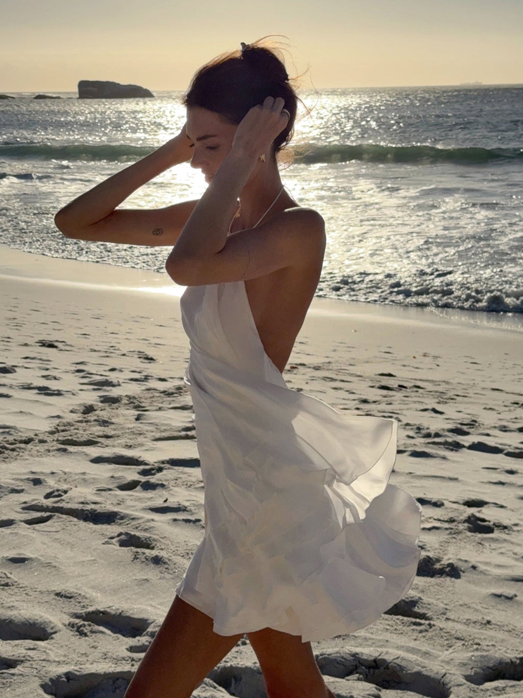 Women's halter neck backless mini summer dress