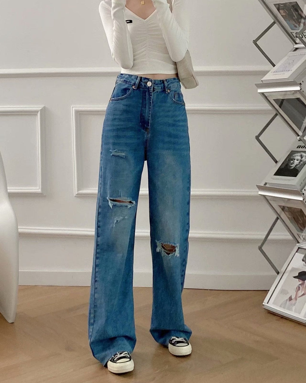 Women's high-waisted distressed wide-leg jeans
