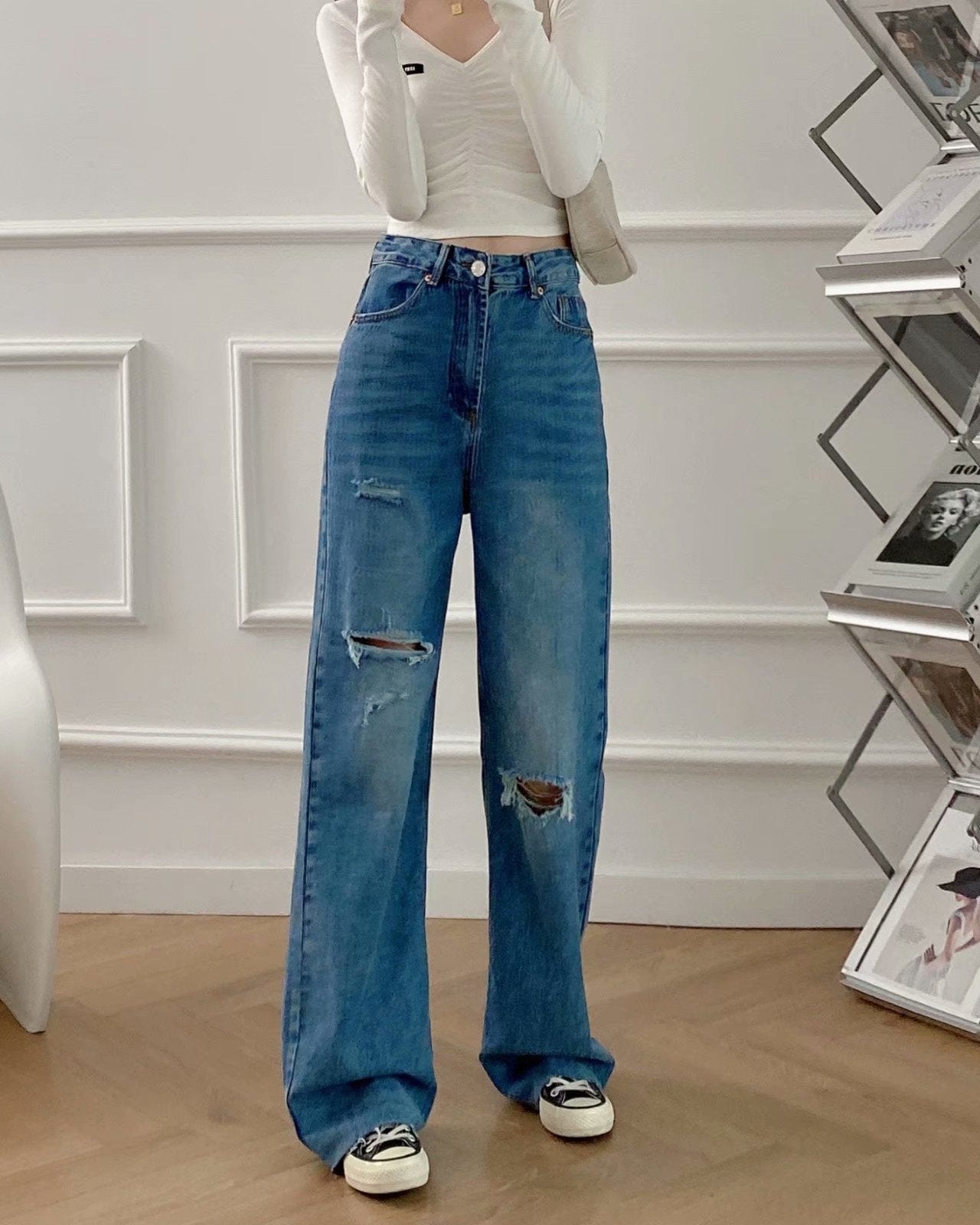 Women's high-waisted distressed wide-leg jeans