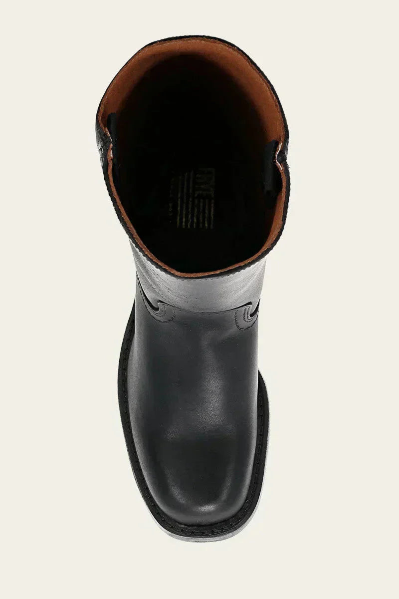 Women's knee-high boots with slim fit and structured sole