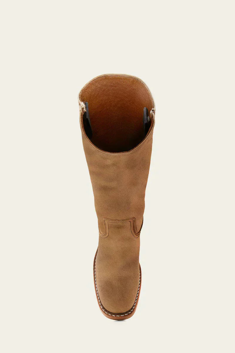 Women's knee-high boots with slim fit and structured sole