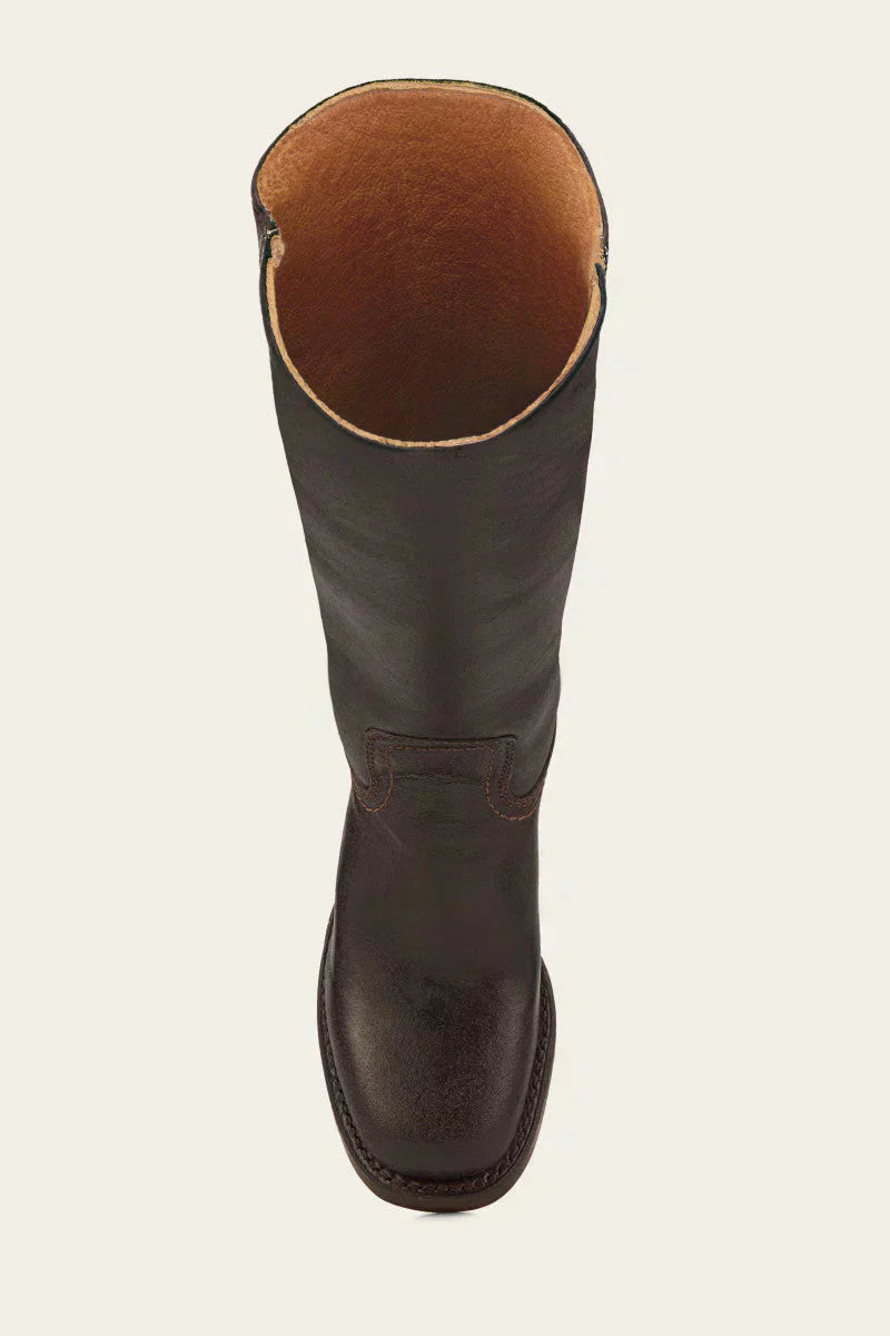 Women's knee-high boots with slim fit and structured sole