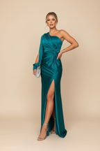 Women's knot front maxi wedding guest dress with one-shoulder sleeve and slit