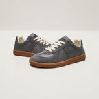 Women's lace-up sneakers with cushioned insole
