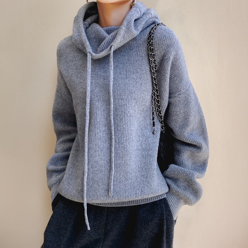 Women's long-sleeve pullover sweater with crew neckline