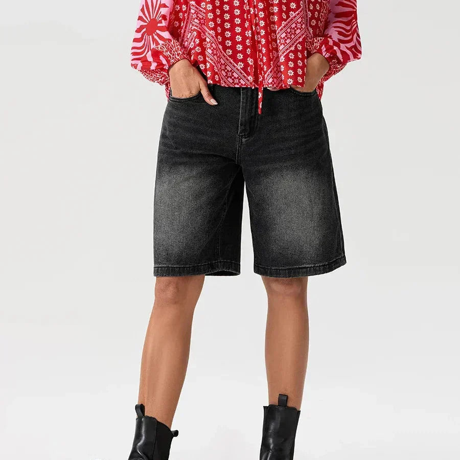 Women's low-rise longline denim shorts with wide leg