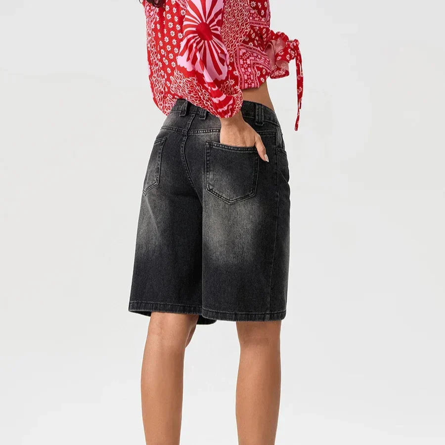 Women's low-rise longline denim shorts with wide leg