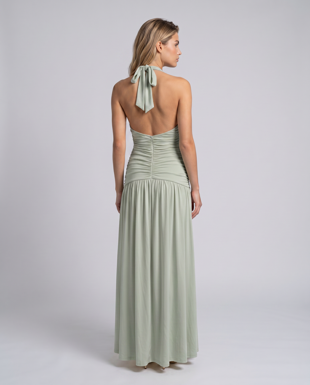 Women's maxi dress with halter neck and ruched corset