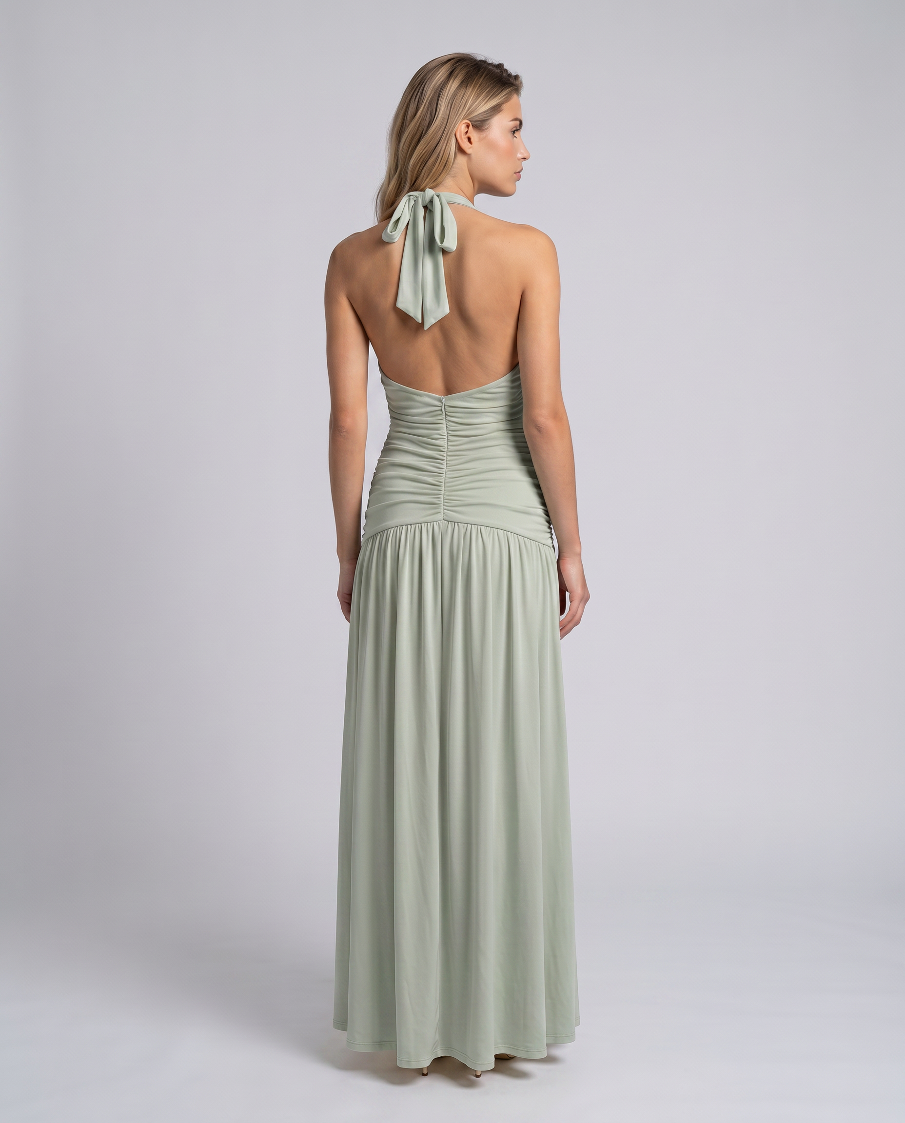 Women's maxi dress with halter neck and ruched corset