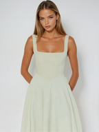 Women's midi dress with fitted bodice