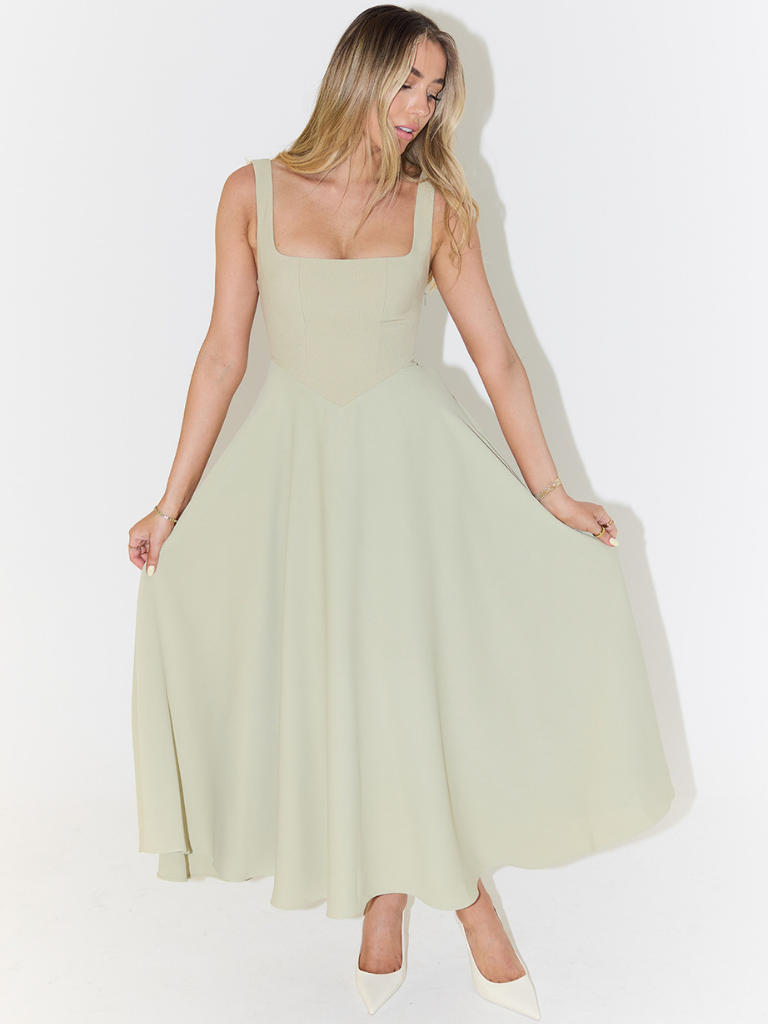 Women's midi dress with fitted bodice