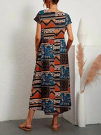 Women's midi dress with floral print and pockets