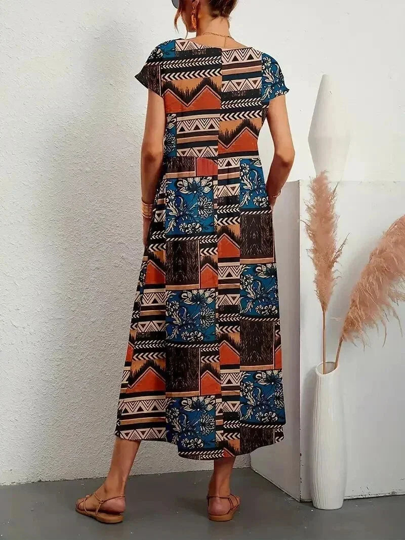 Women's midi dress with floral print and pockets