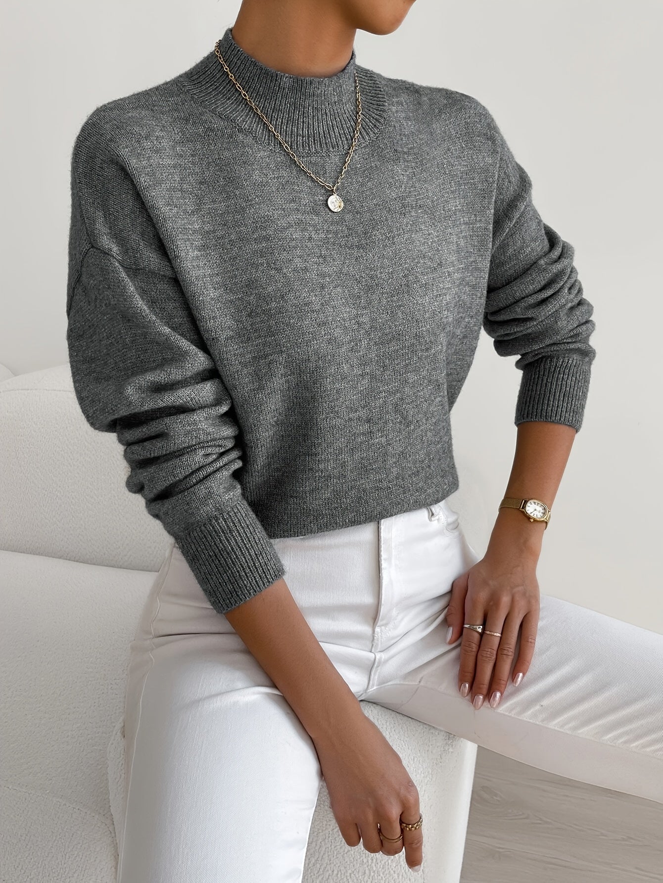 Women's mock-neck sweatshirt with ribbed trim
