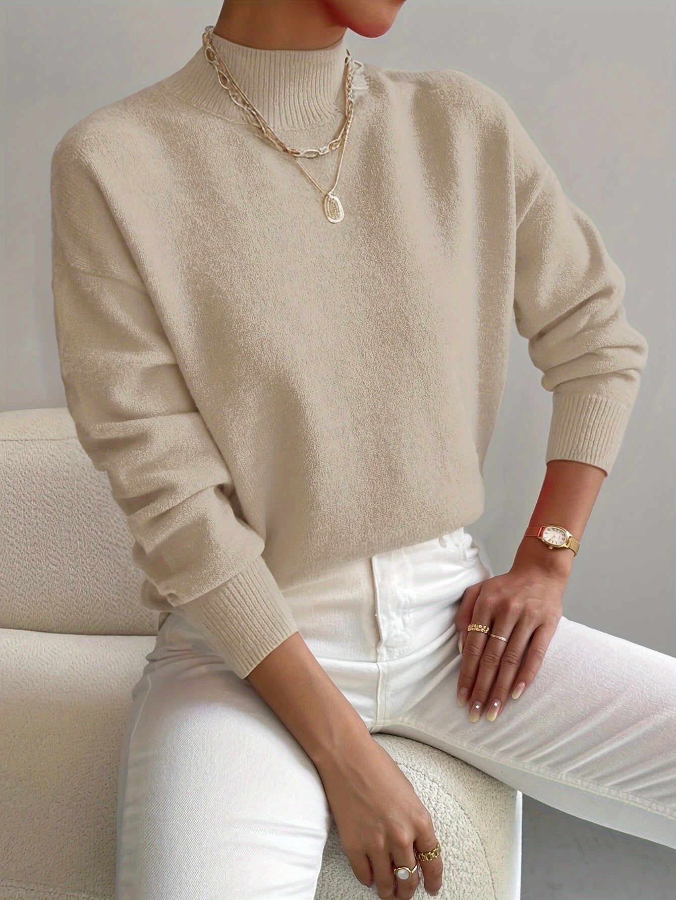 Women's mock-neck sweatshirt with ribbed trim