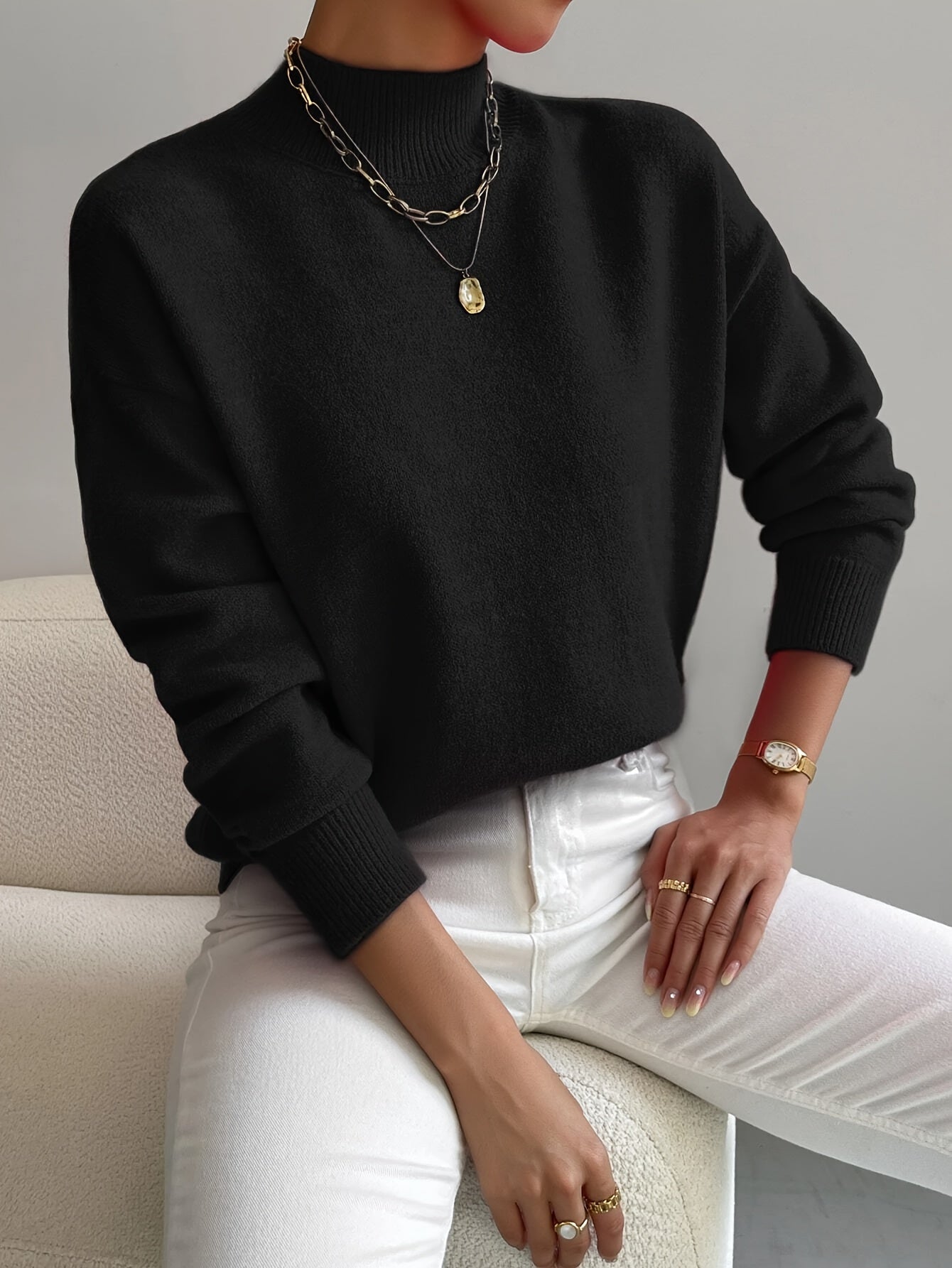 Women's mock-neck sweatshirt with ribbed trim