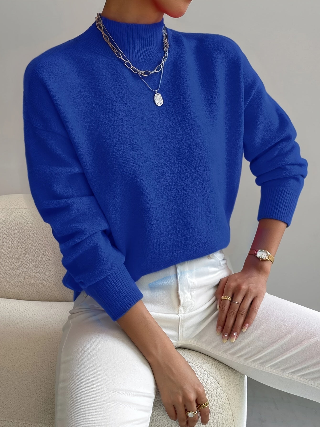 Women's mock-neck sweatshirt with ribbed trim