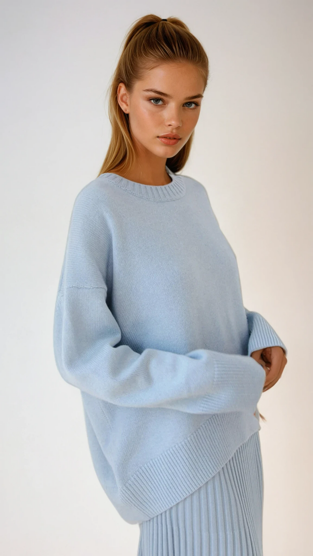Women's oversized crewneck knit sweater