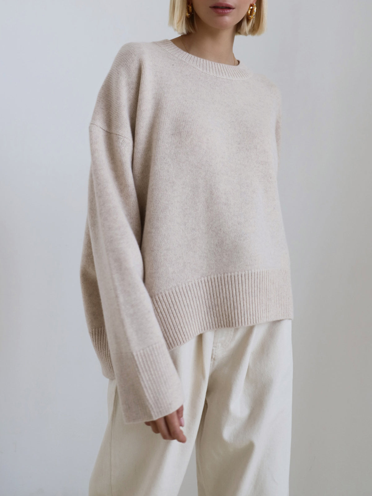 Women's oversized crewneck knit sweater