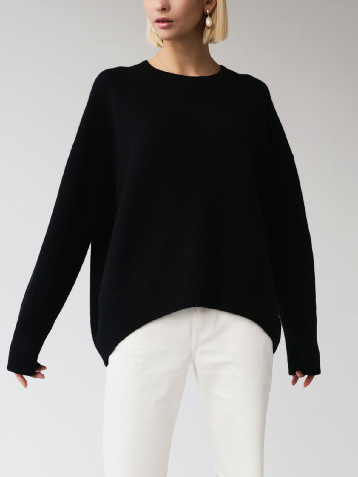 Women's oversized crewneck knit sweater