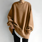 Women's oversized sweater with dropped shoulders and crew neck