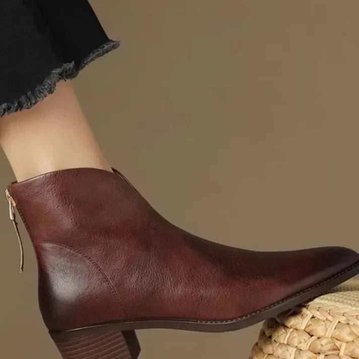 Women's pointed-toe ankle boots