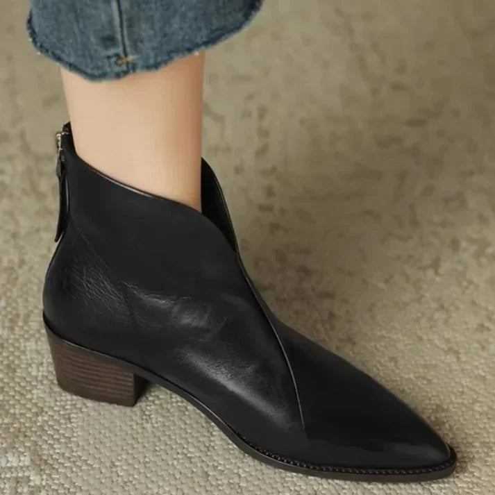 Women's pointed-toe ankle boots
