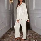 Women's pyjama set with top and trousers