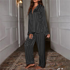 Women's pyjama set with top and trousers