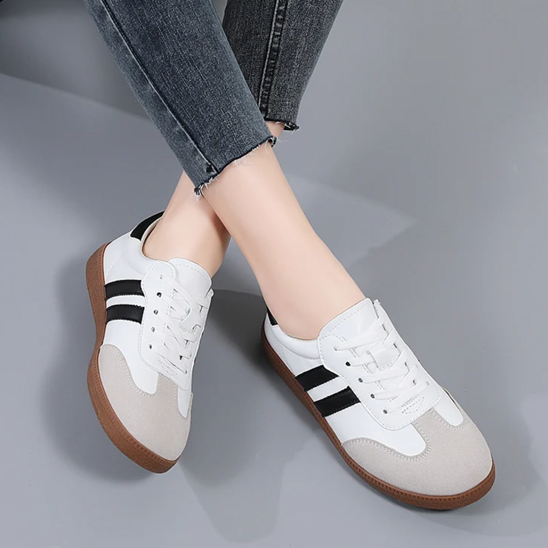 Women's retro stripe low-top sneakers with gum sole