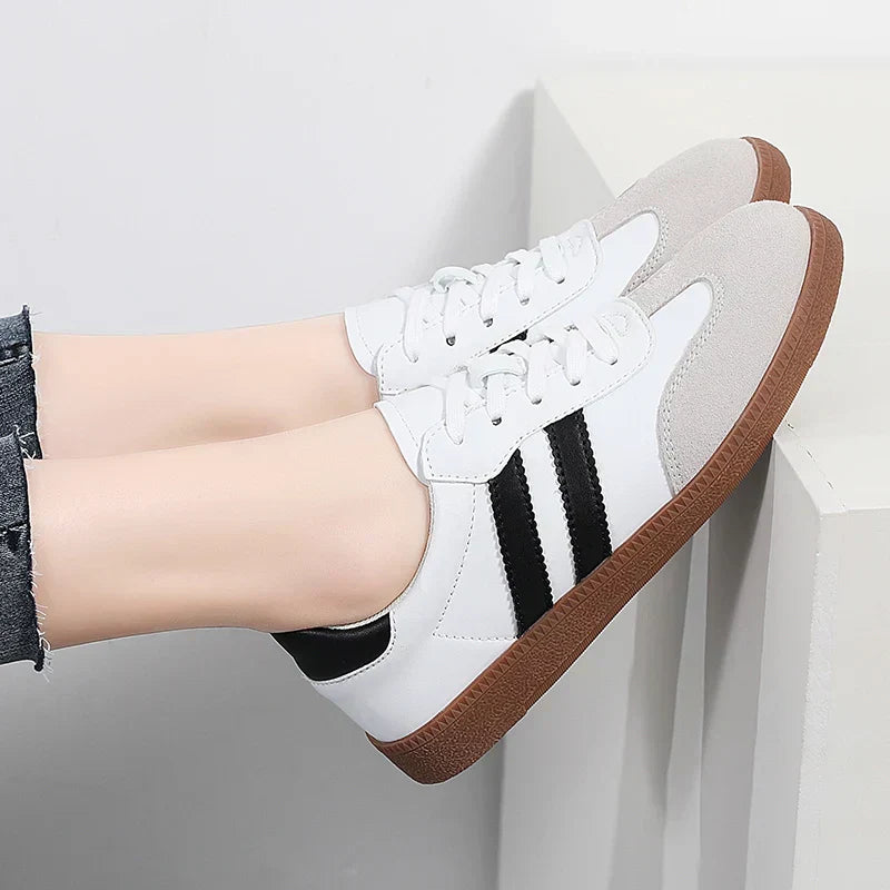 Women's retro stripe low-top sneakers with gum sole