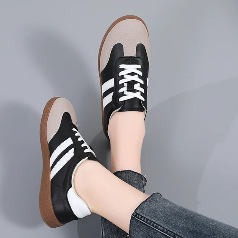 Women's retro stripe low-top sneakers with gum sole
