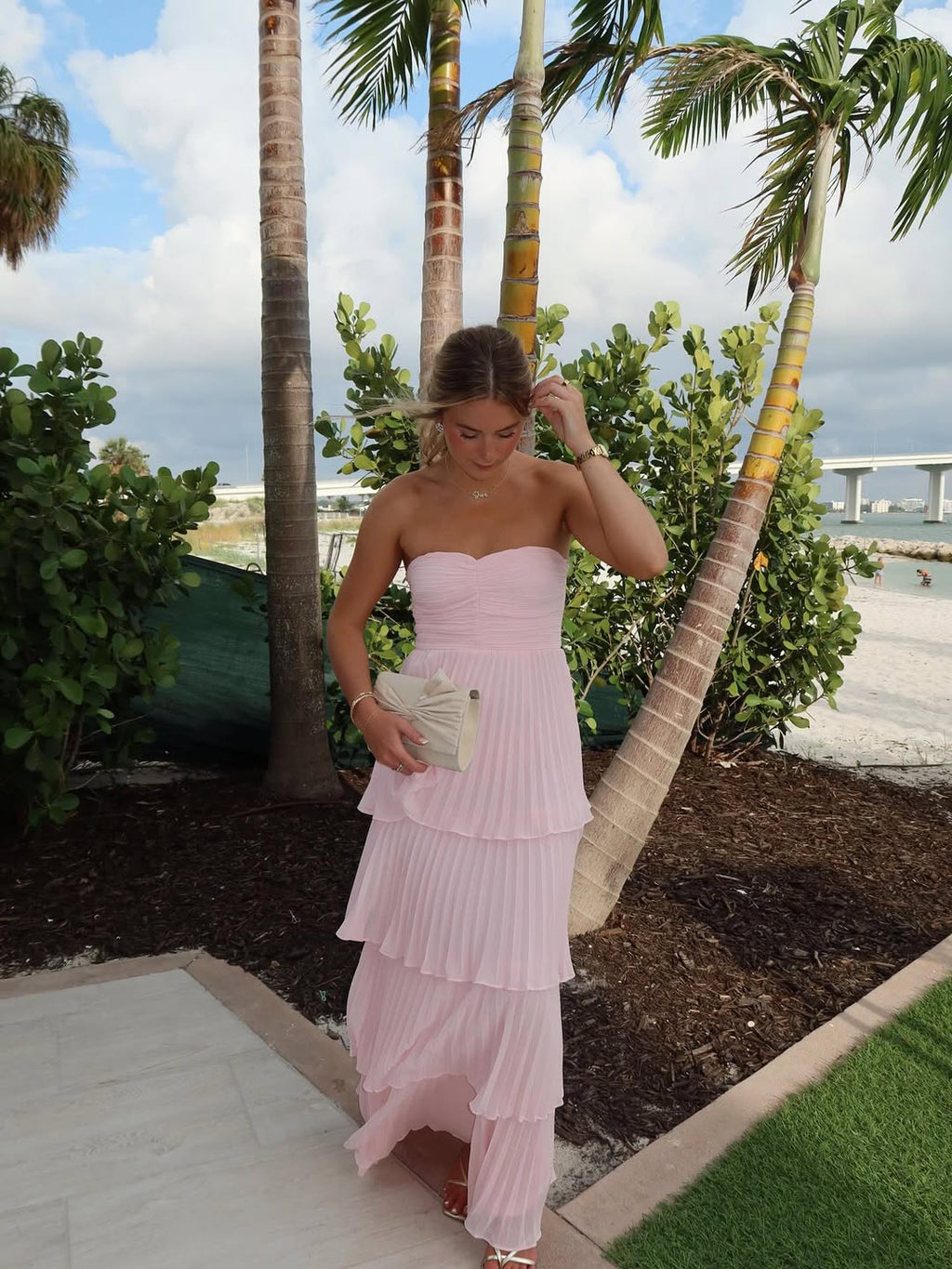 Women's ruched sweetheart maxi wedding guest dress