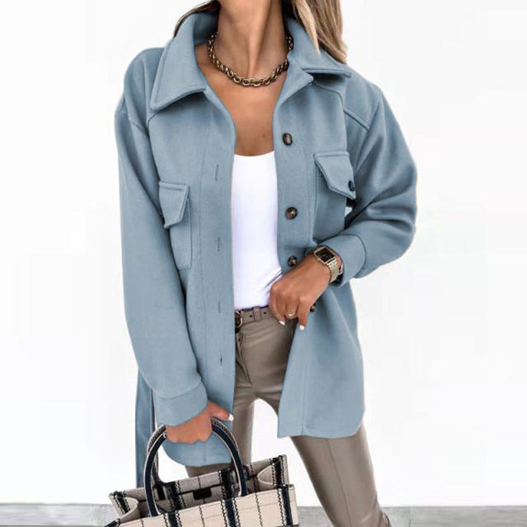 Women's structured jacket with front closure