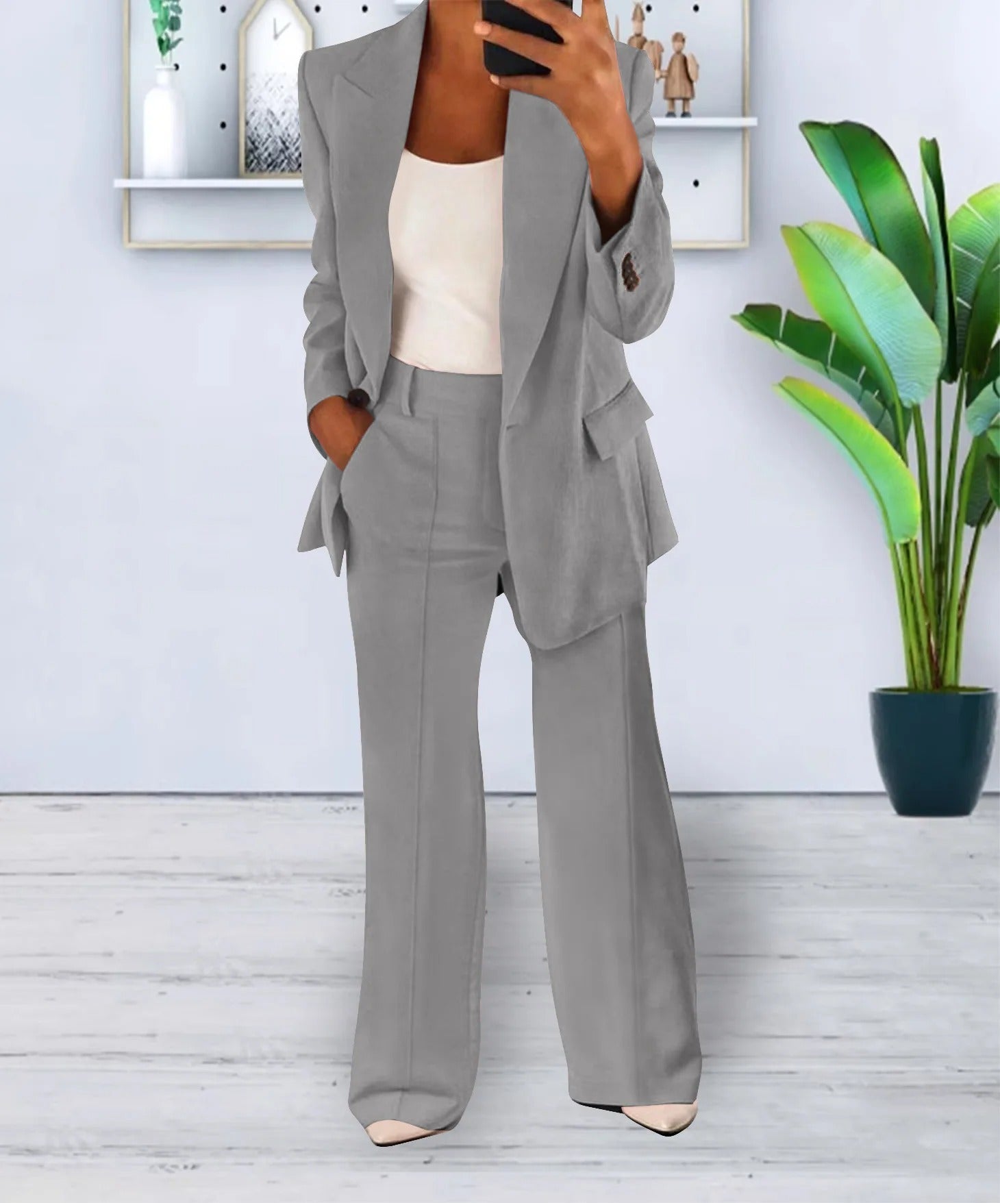 Women's two-piece set with blazer and trousers