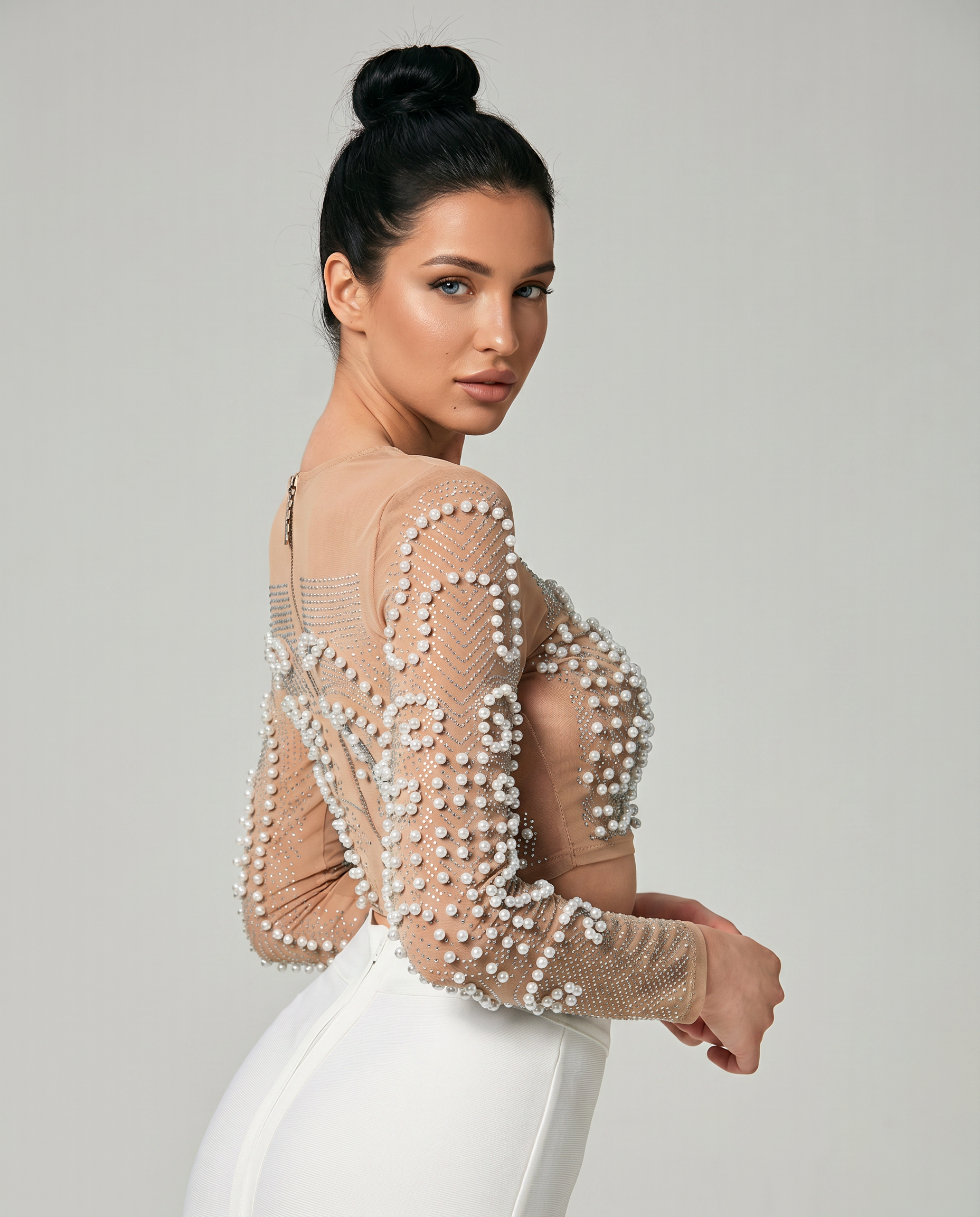 Women's two-piece set with crop top and pearl detail